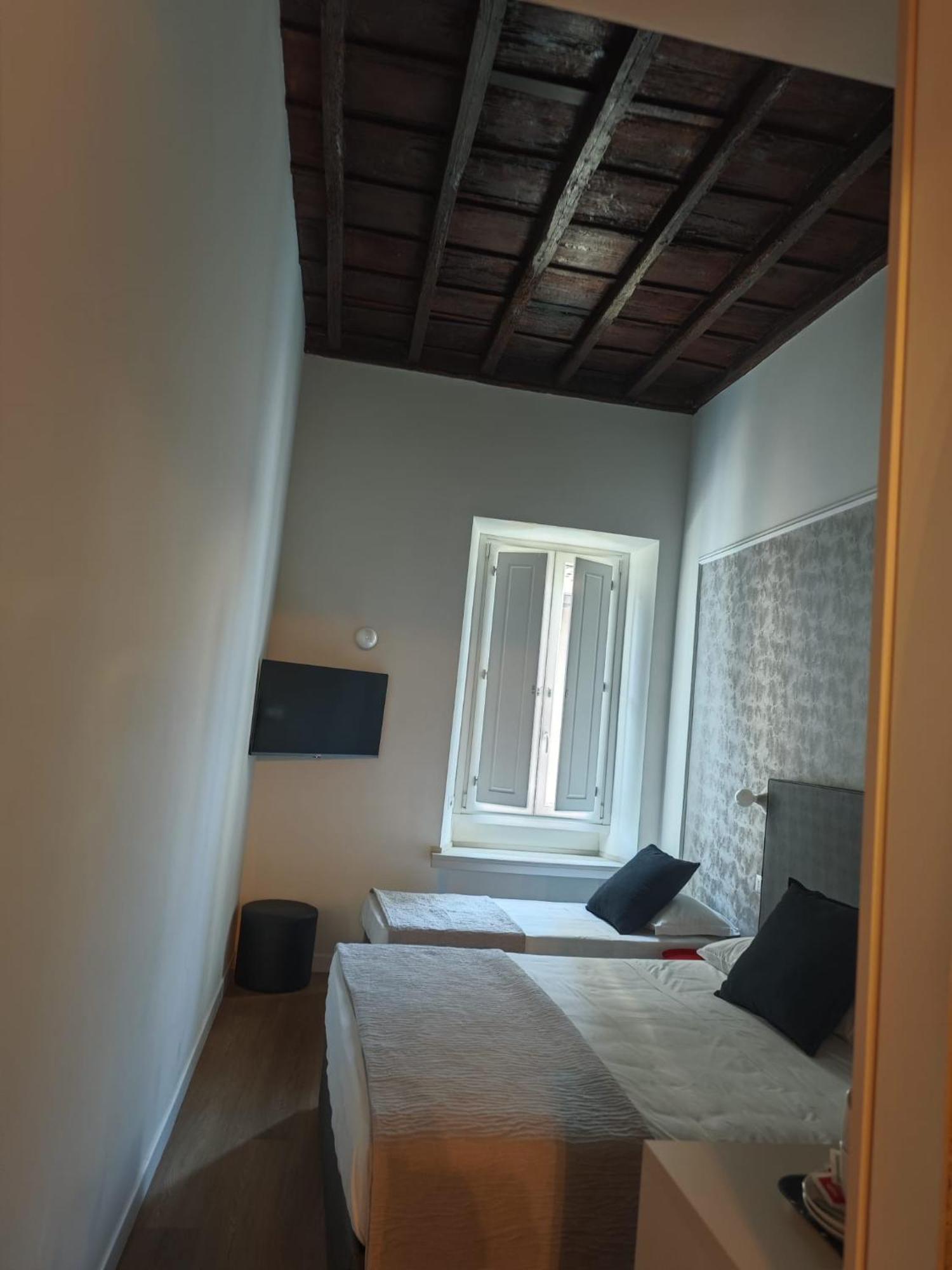 Maison Romana Trastevere Suites Bagian luar foto