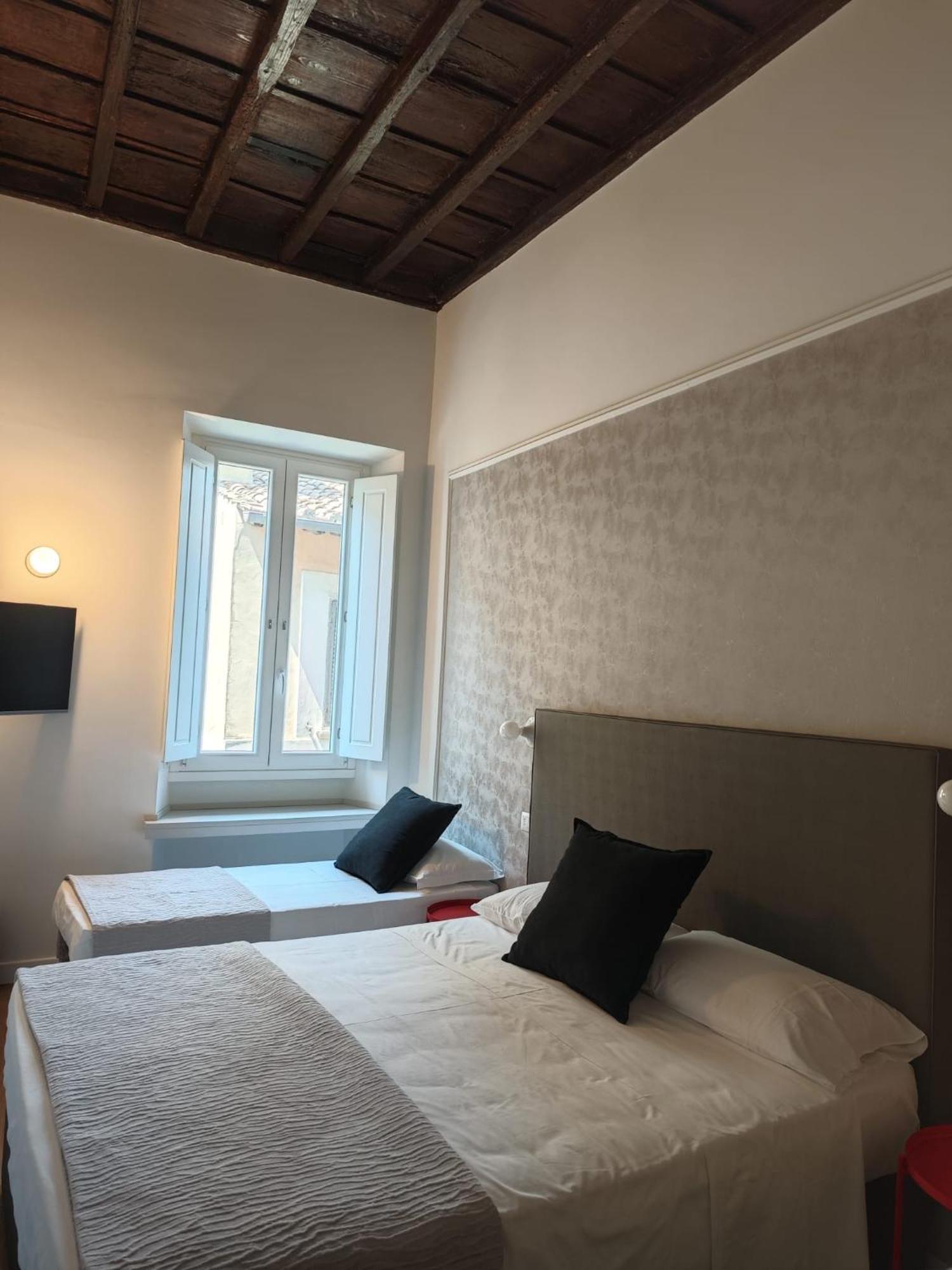 Maison Romana Trastevere Suites Bagian luar foto
